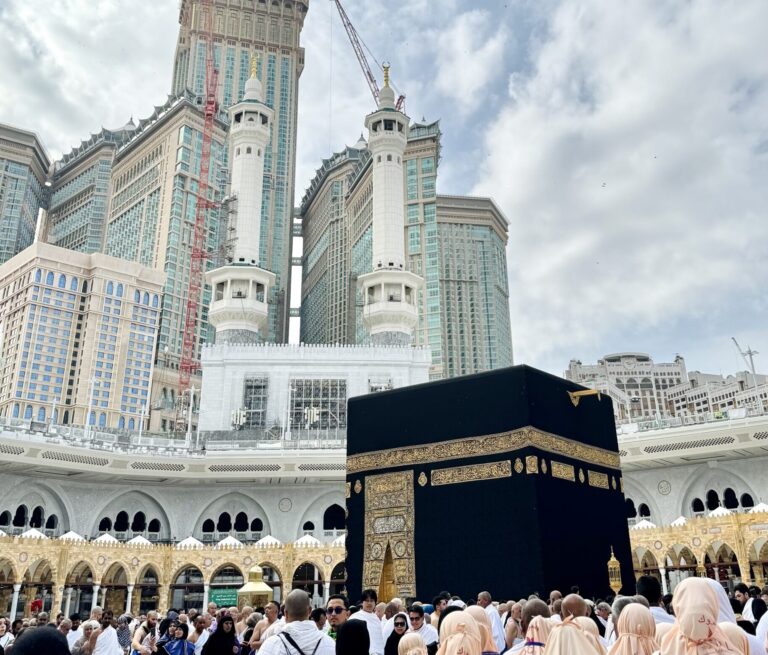 MENGAPA BANYAK JAMAAH MENANGIS SAAT PERTAMA KALI MELIHAT KA’BAH?